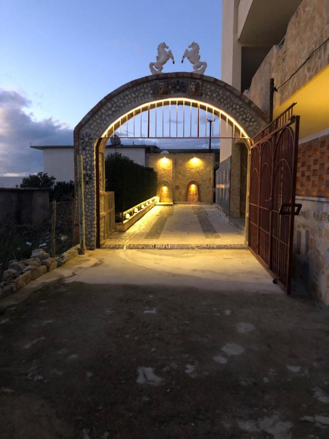 The Sunset Villa Leven فلورا المظهر الخارجي الصورة